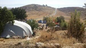 מאהל קמפינג בשטח